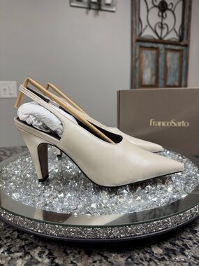 Franco Sarto leather Cream Pointed-Toe Slingback Heels NEW 8